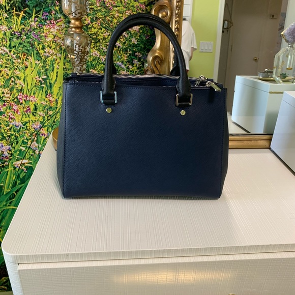 Michael Kors beautiful handbag brand new